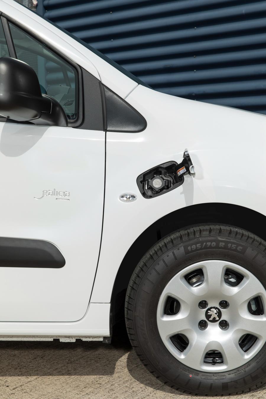 Детали экстерьера Peugeot Partner Van Long Electric 2017 года  (UK) (фото 11 из 11)